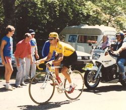 Charly Mottet en jaune sur le Tour de France