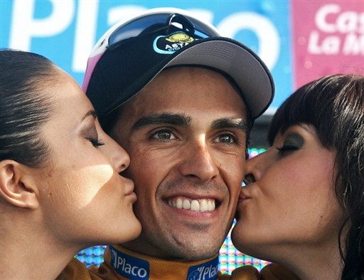 Vuelta-Alberto-Contador-en-or-136921