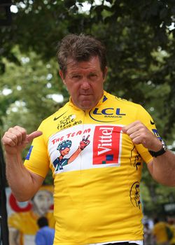 Photo remise maillot jaune d'honneur à Vincent Barteau